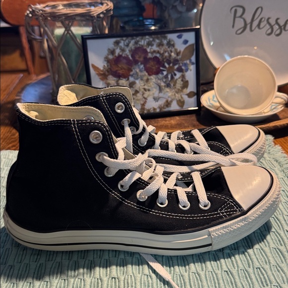 Converse | Chuck Taylor All-Stars Black Canvas High Top Sneakers M8/W10 - Picture 2 of 6